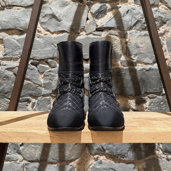 Chanel 2018 Grey Leather Chain Accent CC Logo Flat Ankle Boots - Picture 2 of 14